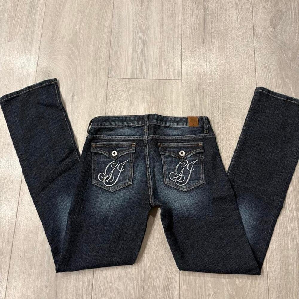Guess jeans low rise straight leg denim. Size 28